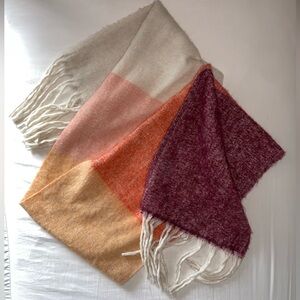 Old Navy Color Block Knit Scarf 🩷